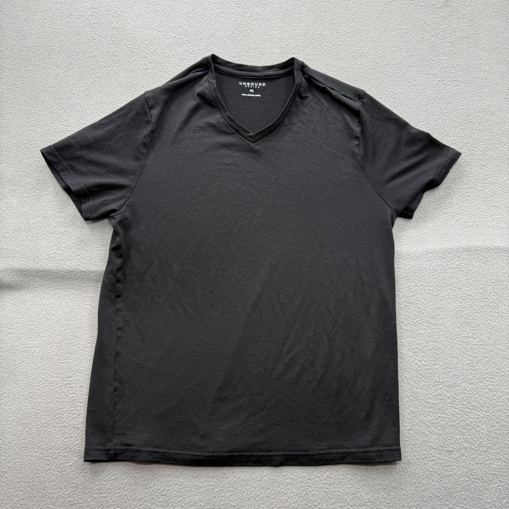 Unbound Merino Shirt Mens XL Black V-Neck 100% Merino Wool Tagless Soft Tee